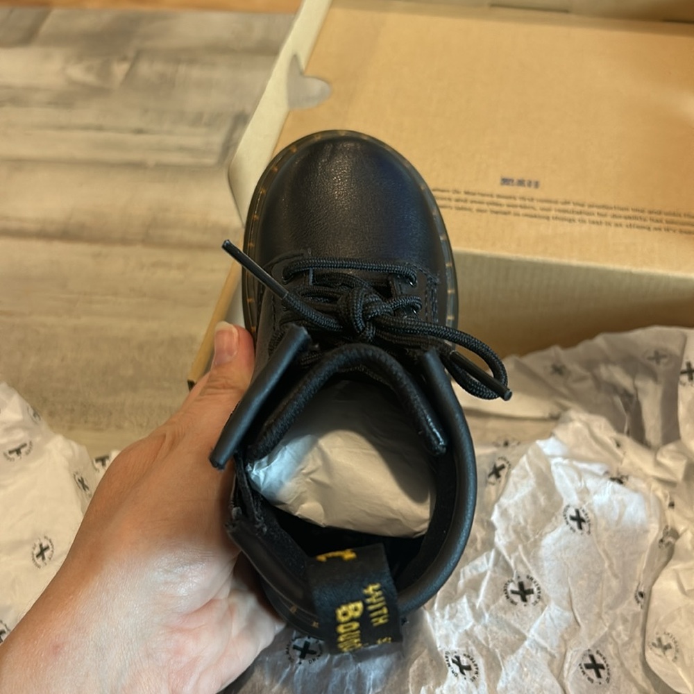 Dr. Martens- size 8 toddler - Picture 4 of 6